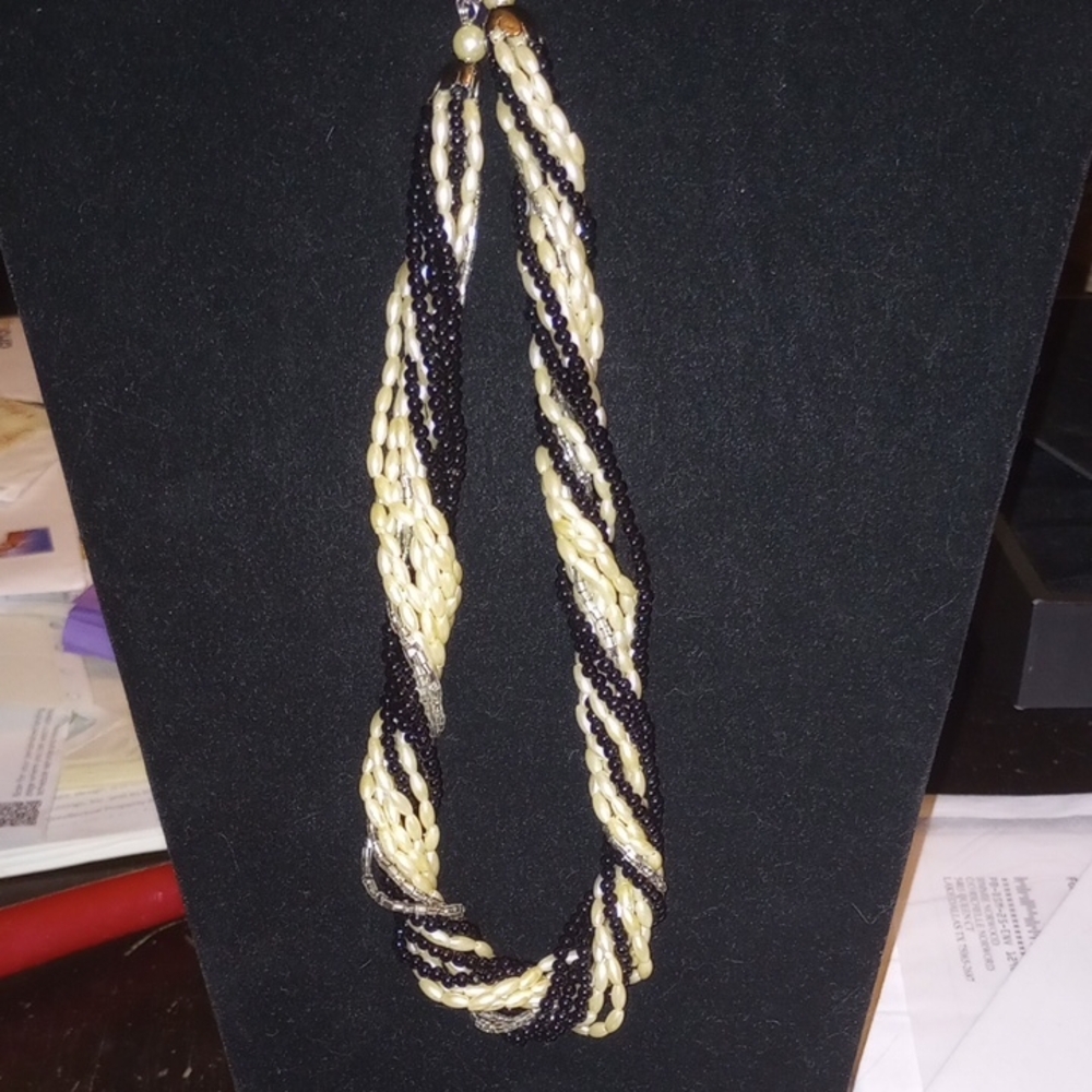 Vintage Elegant Black and Cream Beaded Necklace